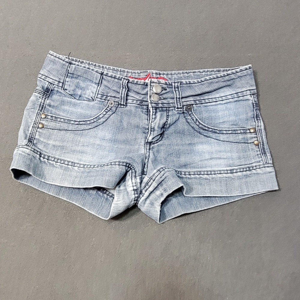 Freestyle Revolution Womens Light Wash Denim Booty Shorts Size 7 Y2K Cuffed 2in